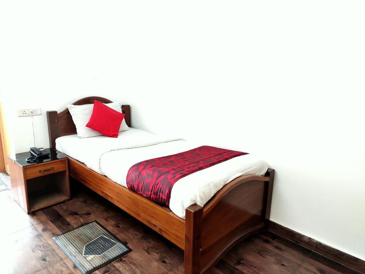 Hotel Nakshatra Karimganj Экстерьер фото