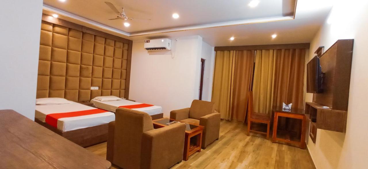 Hotel Nakshatra Karimganj Экстерьер фото