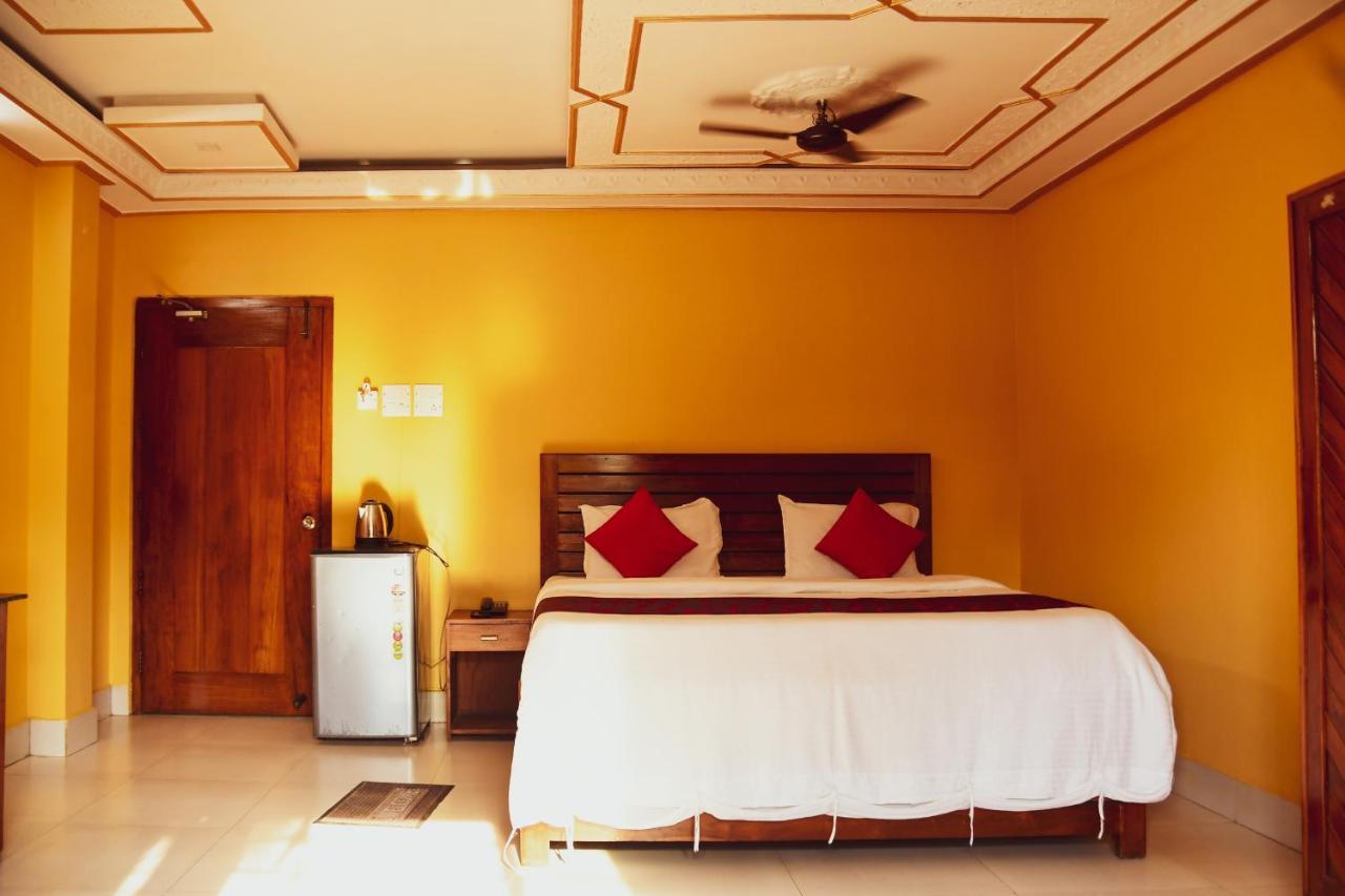 Hotel Nakshatra Karimganj Экстерьер фото