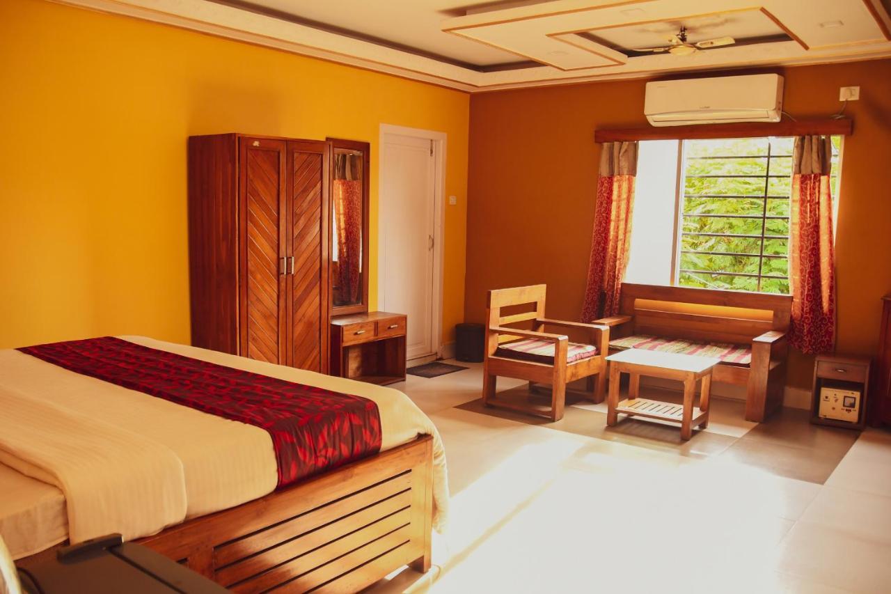 Hotel Nakshatra Karimganj Экстерьер фото